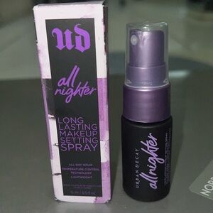 Urban Decay All Nighter makeup setting spray travel size